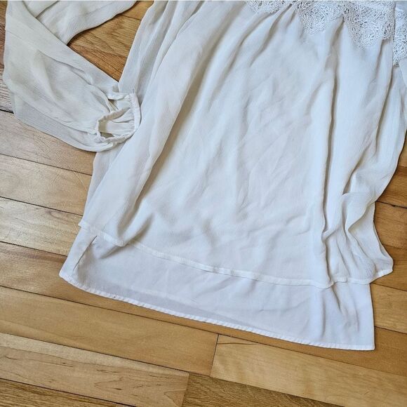 Abercrombie and Fitch white lace blouse - Picture 5 of 10